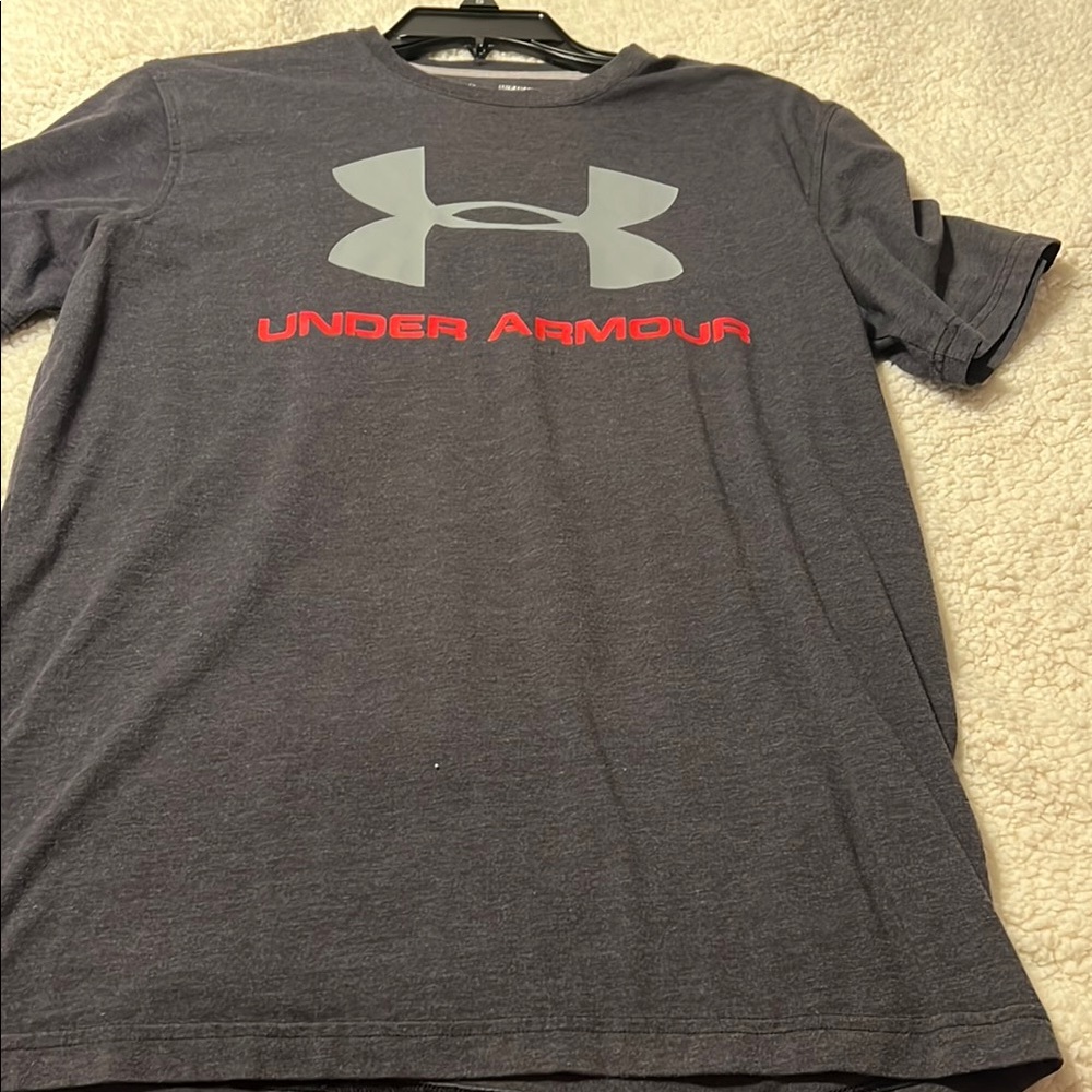 Under Armour Gray Short Sleeve Tee Performance Shirt